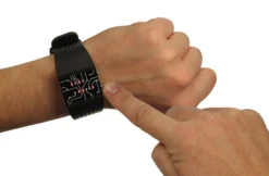 Binäre Armbanduhr