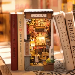 Book Nook Holzbausatz – Sakura Weingasse