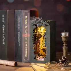 Book Nook Holzbausatz – Zaubergasse