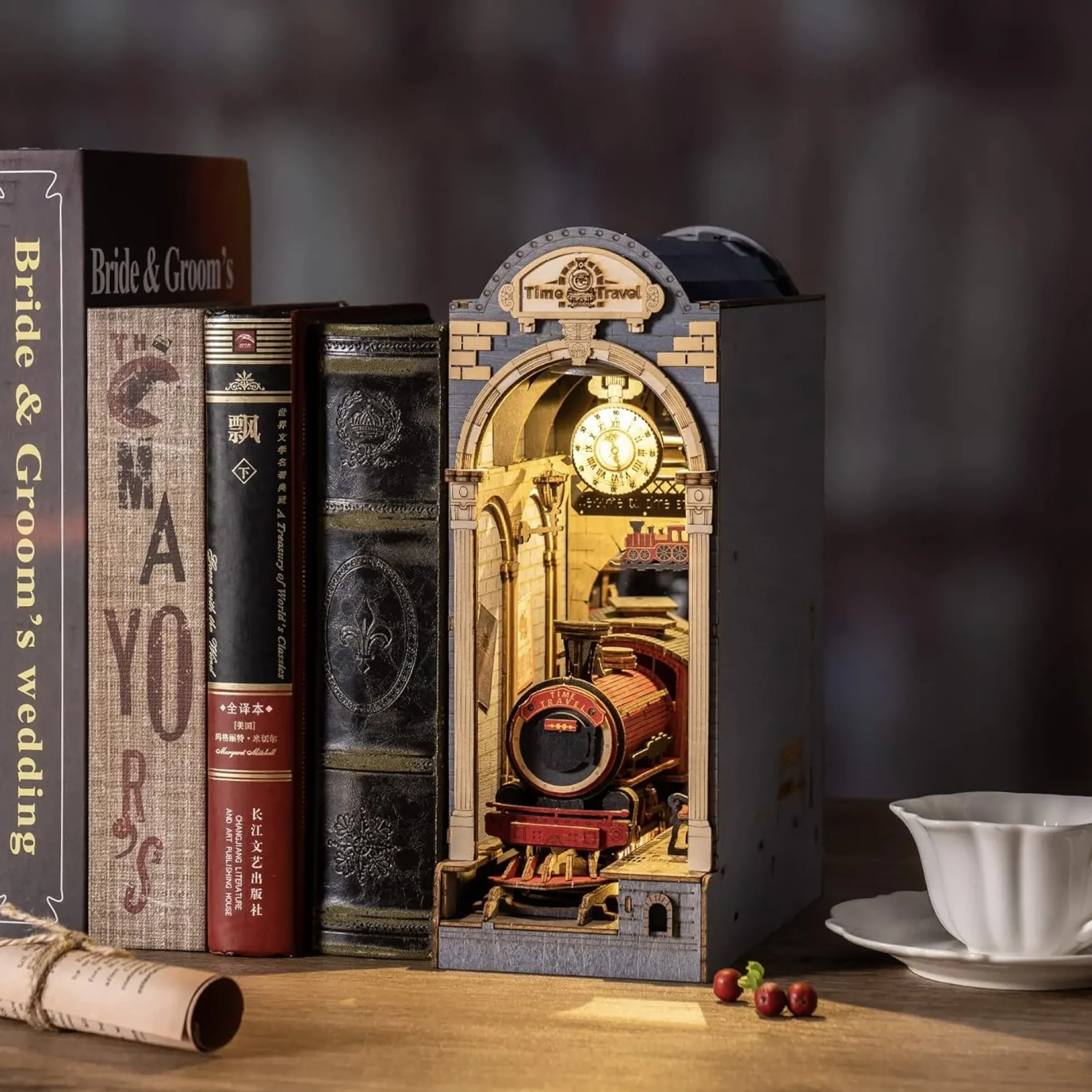 Book Nook Holzbausatz – Zeitreise