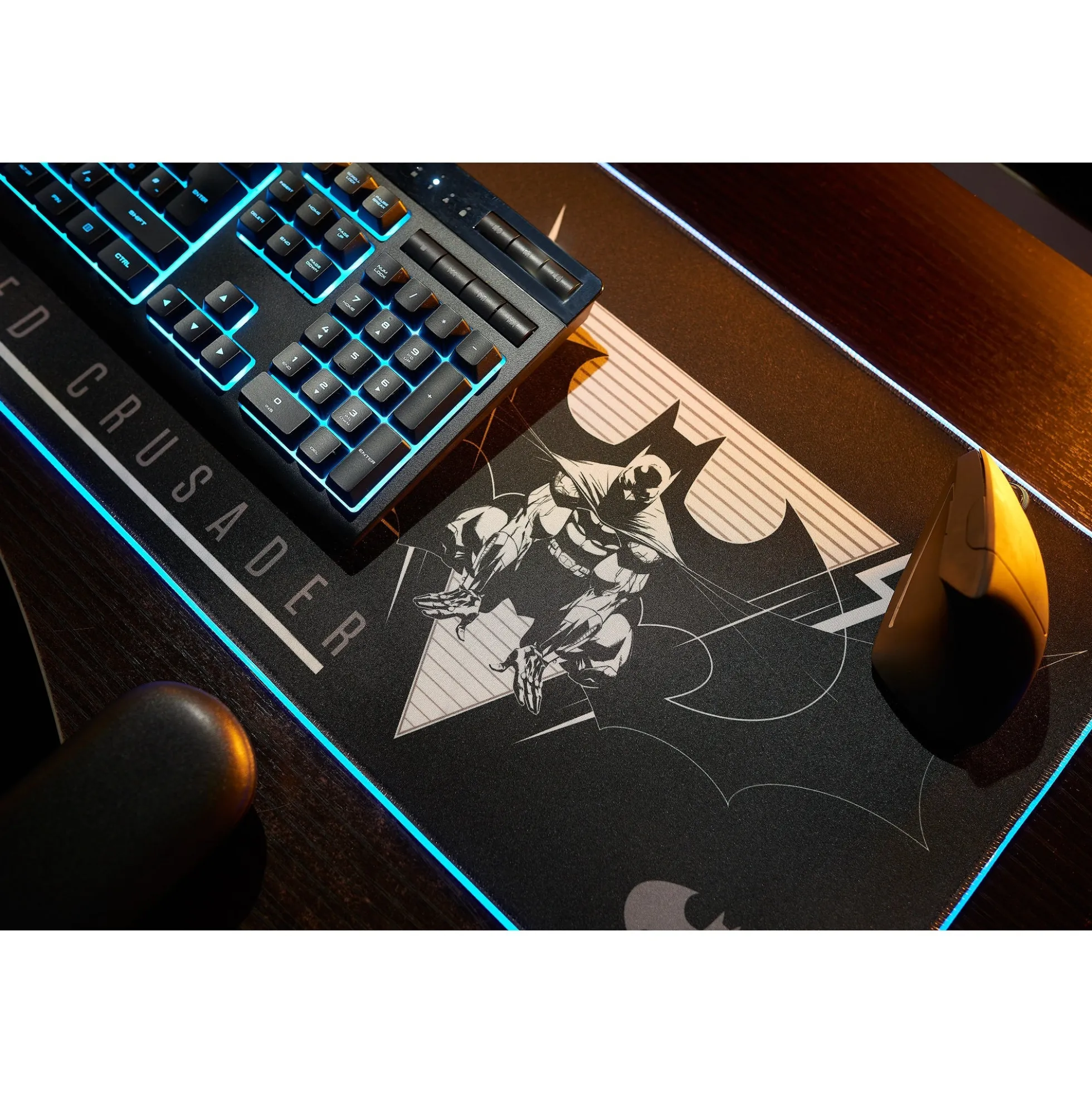 DC Comics Batman XL Gamer-Mauspad mit Kontaktlosem Ladegerät