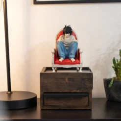 Death Note Sammelfigur L im Sessel