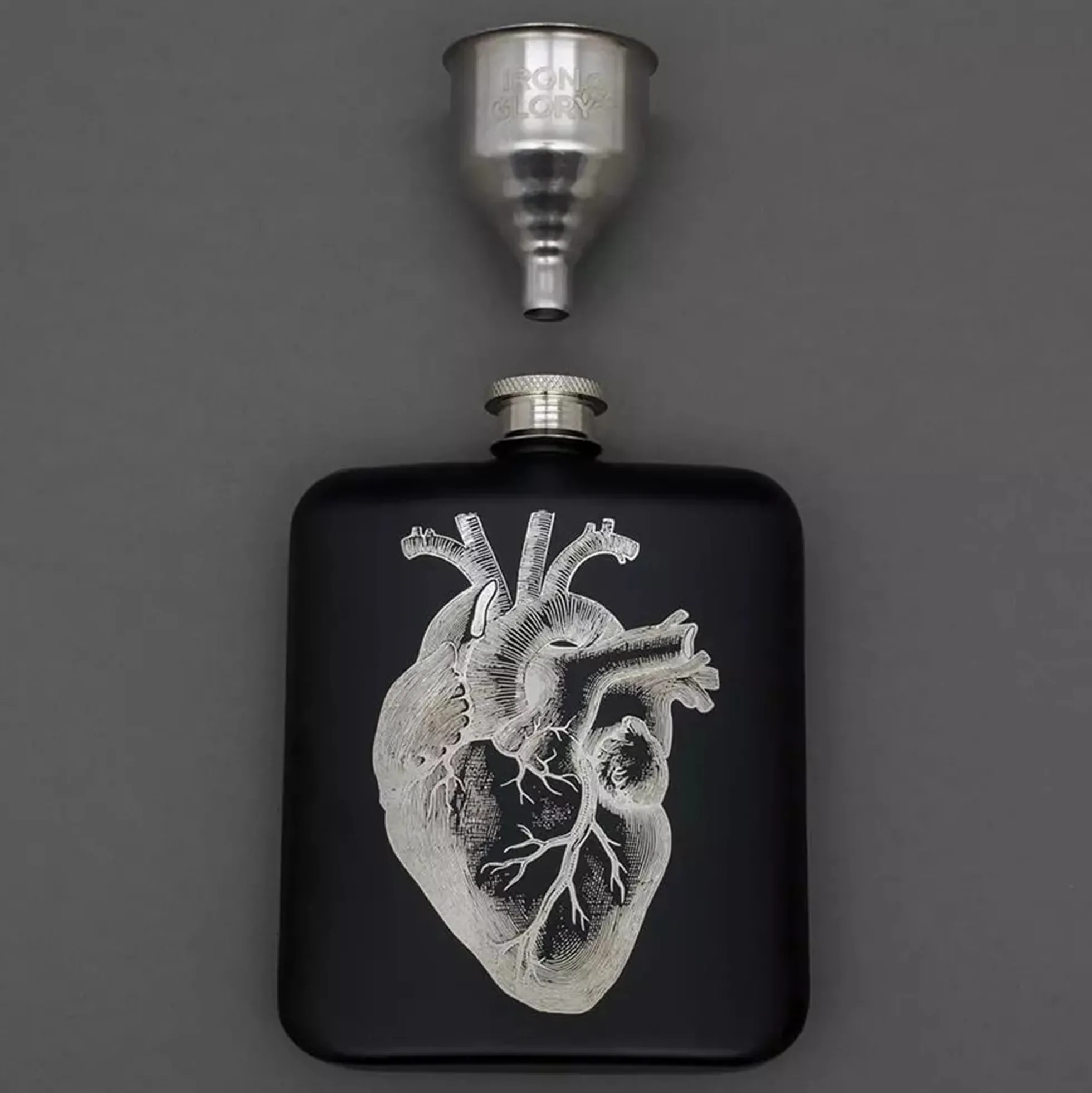 For Medicinal Purposes - Flachmann mit Abbildung eines anatomischen Herzens