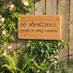 Holzschild – No Admittance