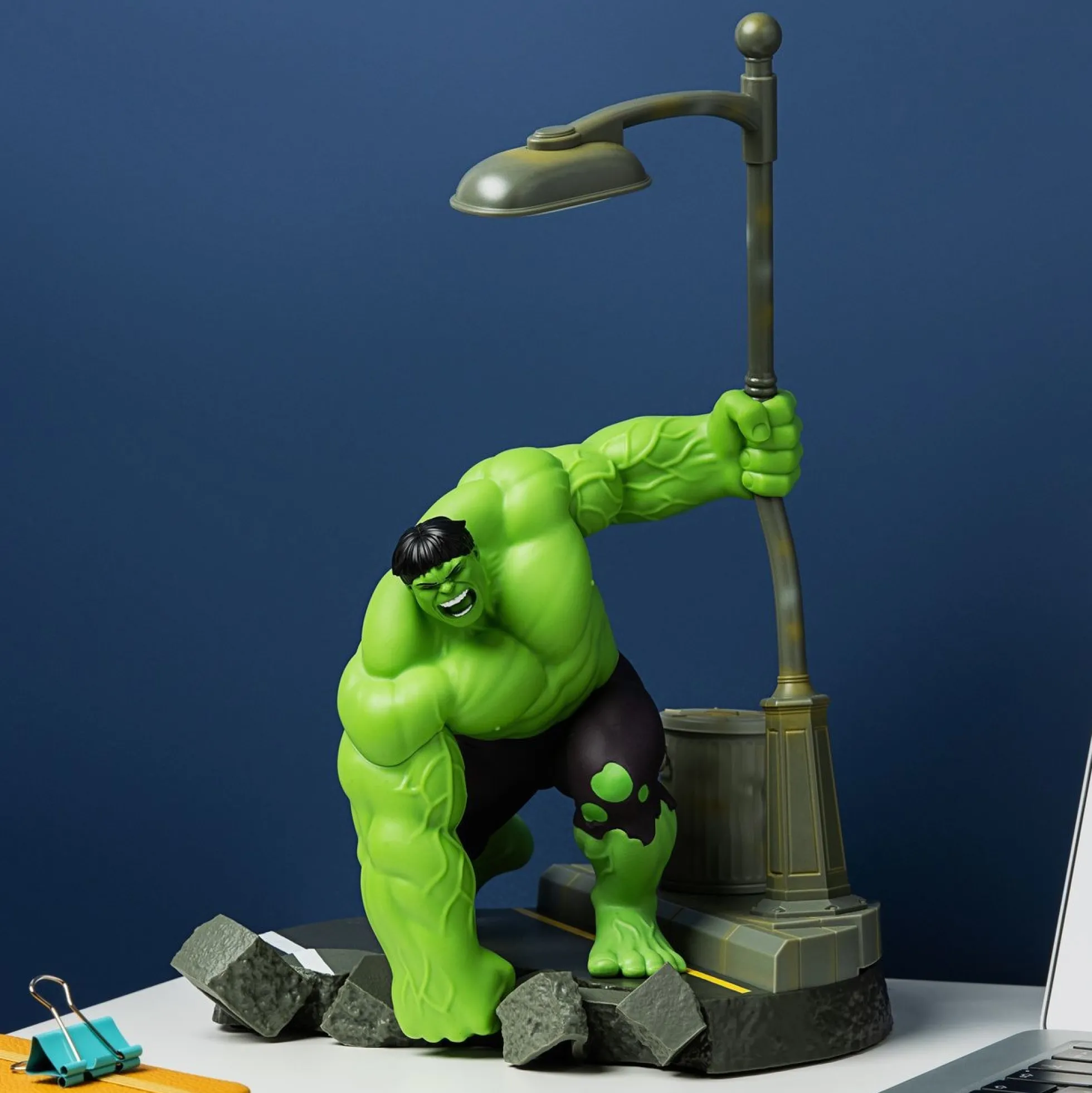 Marvel Hulk Diorama Schreibtischlampe