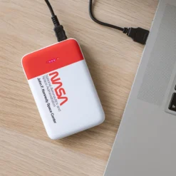 NASA Powerbank mit kabellosem Laden