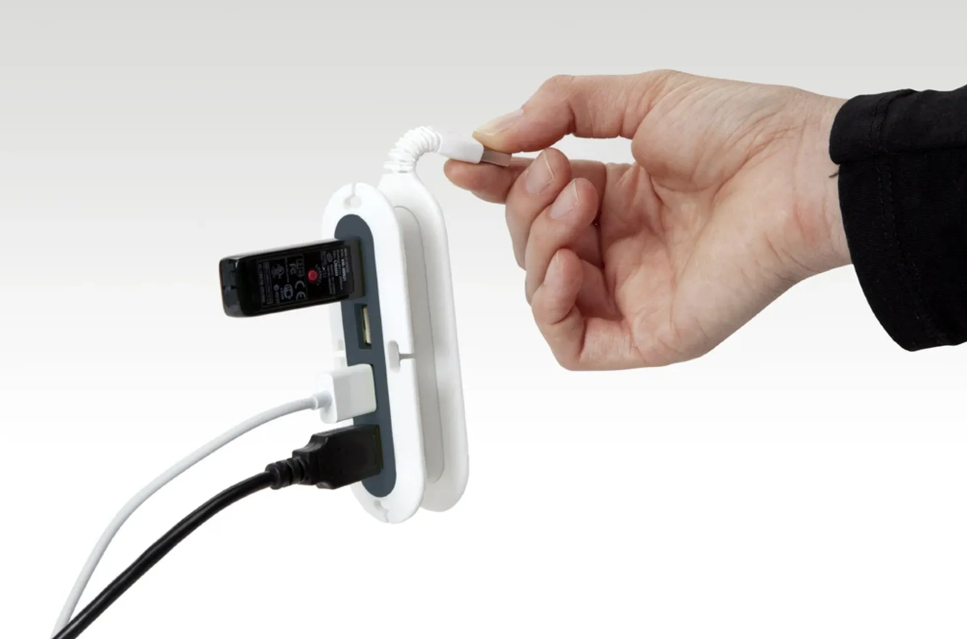 Quirky Contort USB-Hub mit vier Anschlüssen
