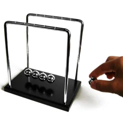Riesen Newton's Pendel